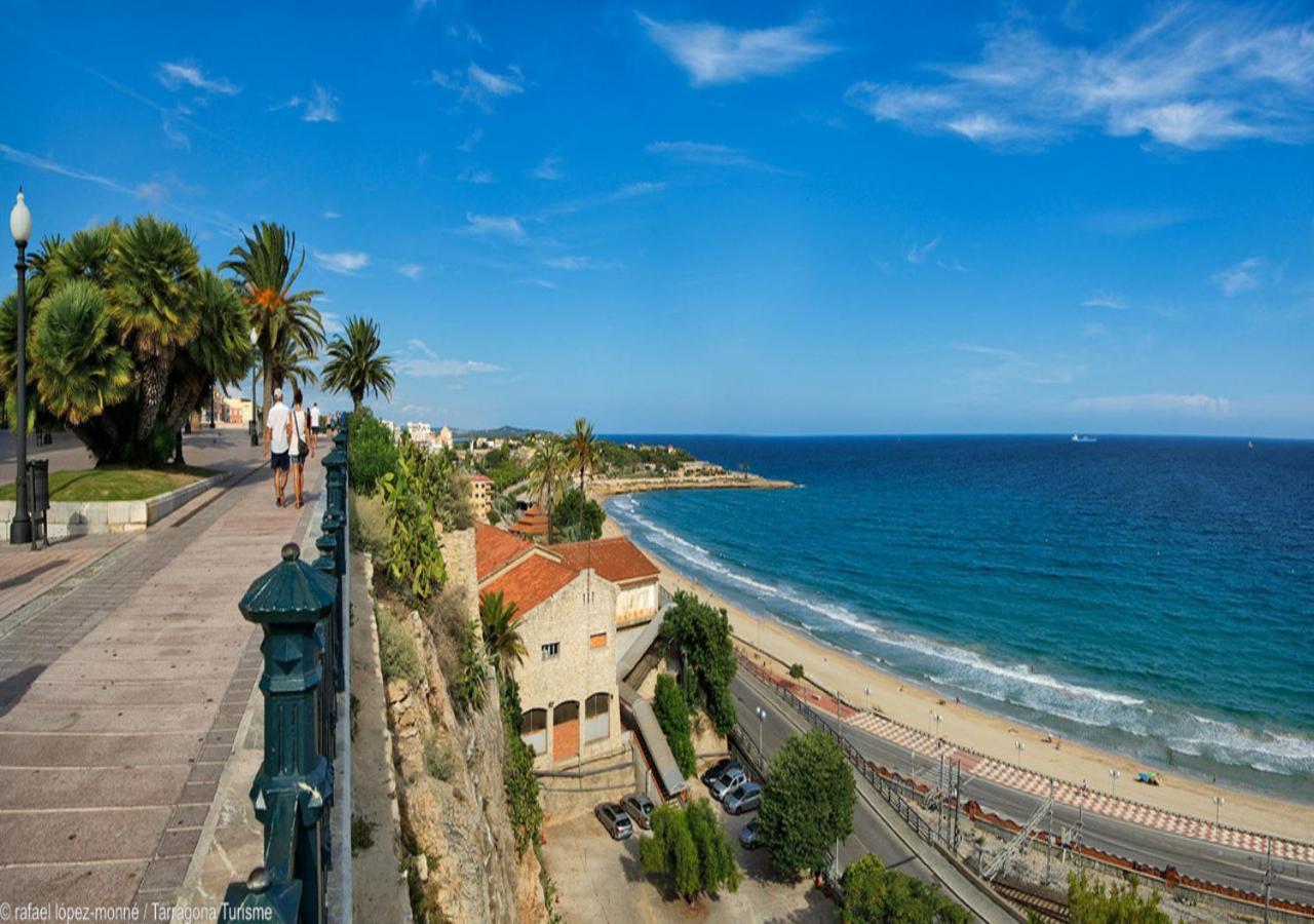 Oh La La Apartment Tarragona Bagian luar foto