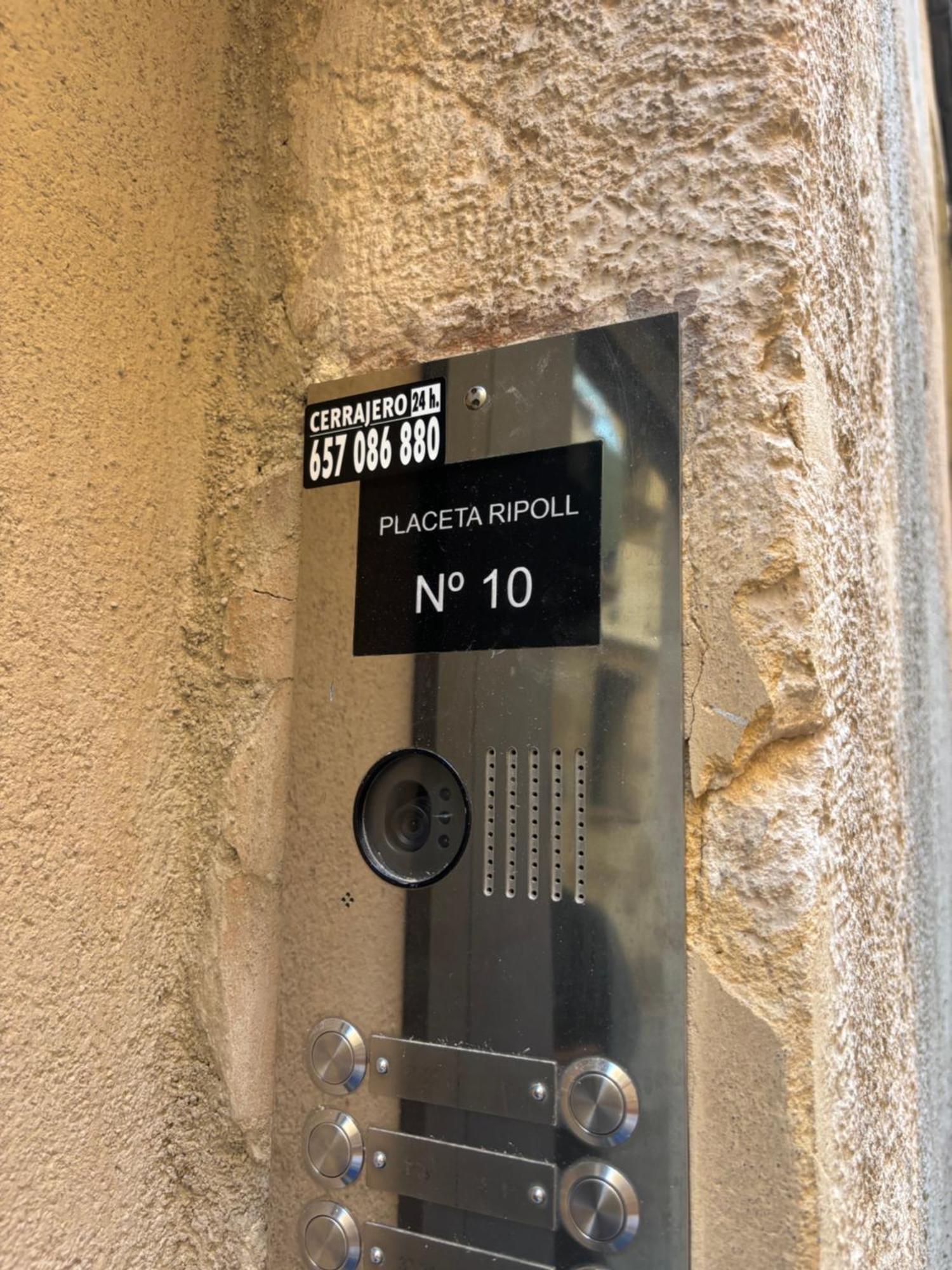 Oh La La Apartment Tarragona Bagian luar foto